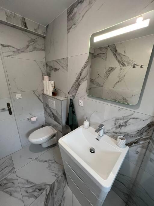 Bel Appartement Avec Parking Cabannes Dış mekan fotoğraf