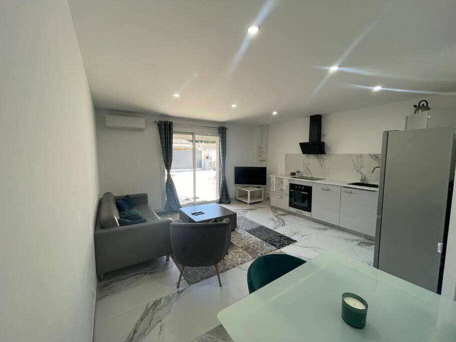 Bel Appartement Avec Parking Cabannes Dış mekan fotoğraf